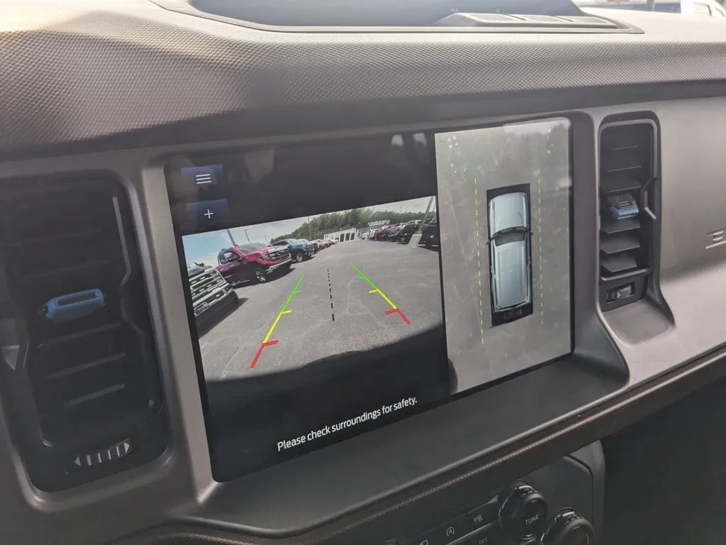 2022 Ford Bronco Outer Banks thumbnail 17