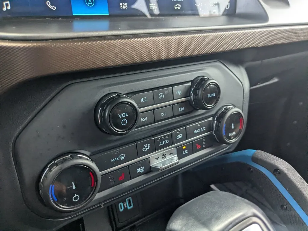 2022 Ford Bronco Outer Banks thumbnail 18
