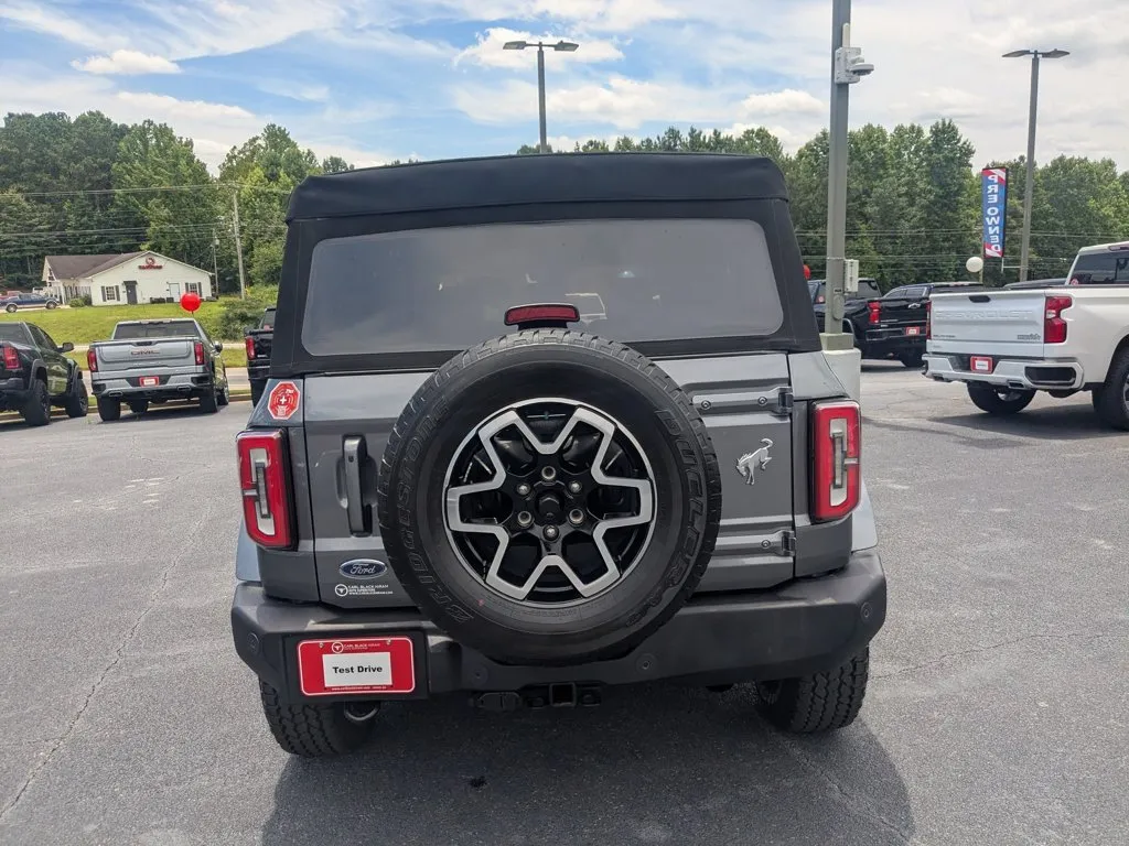 2022 Ford Bronco Outer Banks thumbnail 6