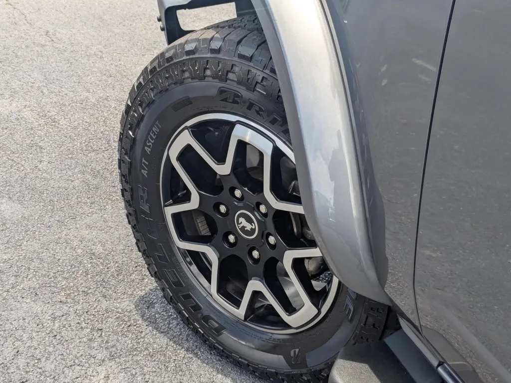 2022 Ford Bronco Outer Banks thumbnail 9