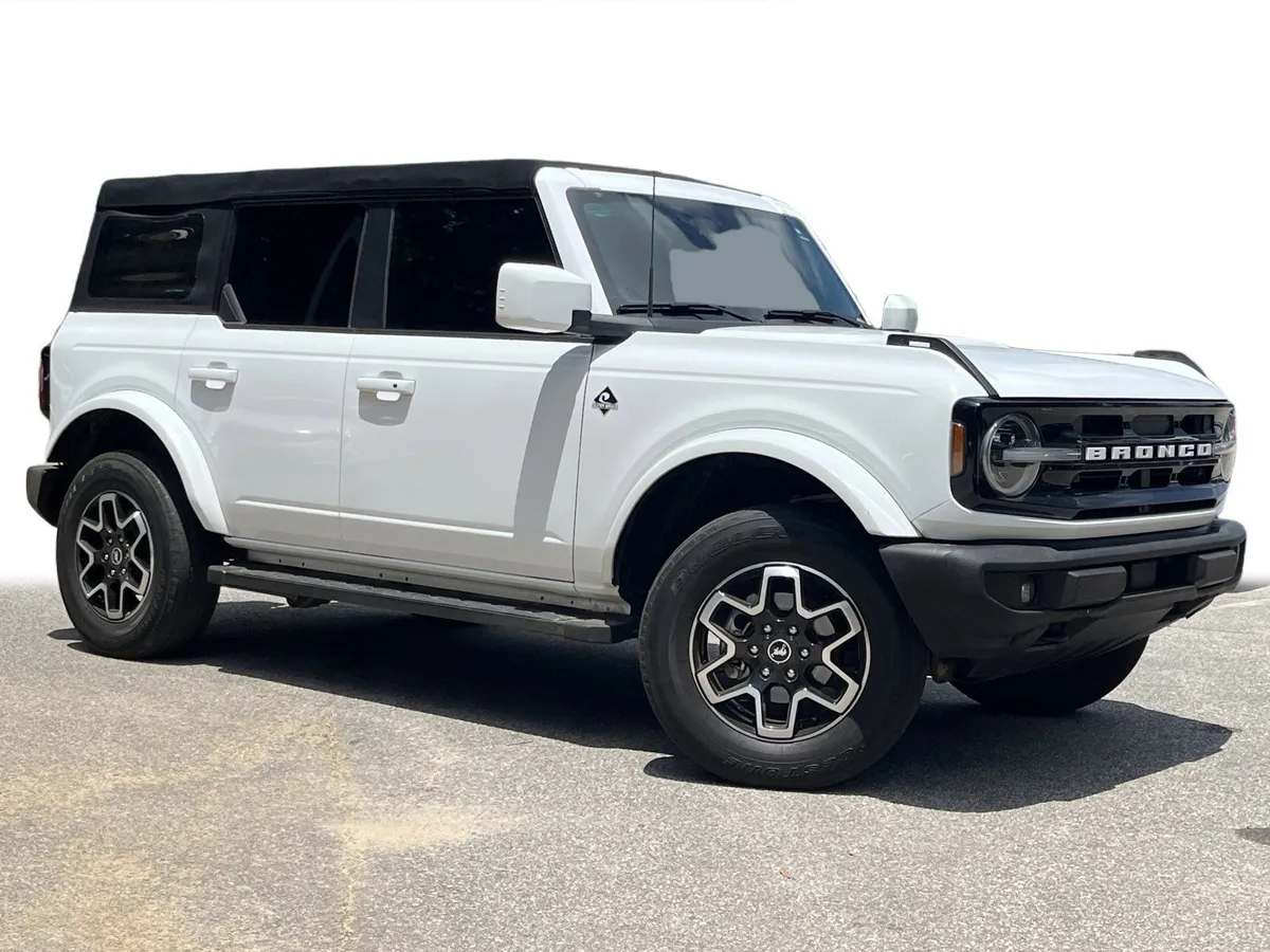 2022 Ford Bronco Outer Banks thumbnail 2