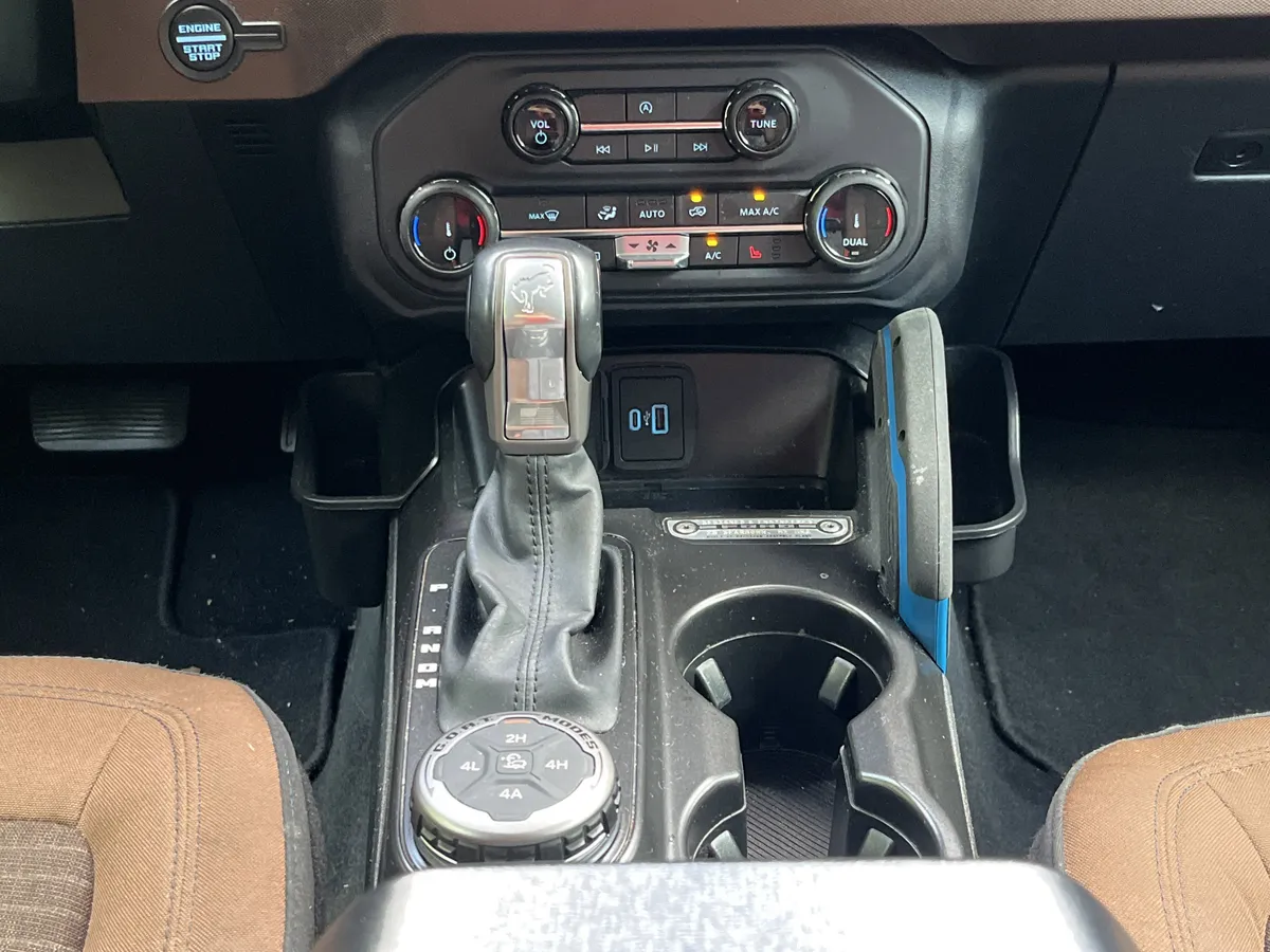 2022 Ford Bronco Outer Banks thumbnail 6
