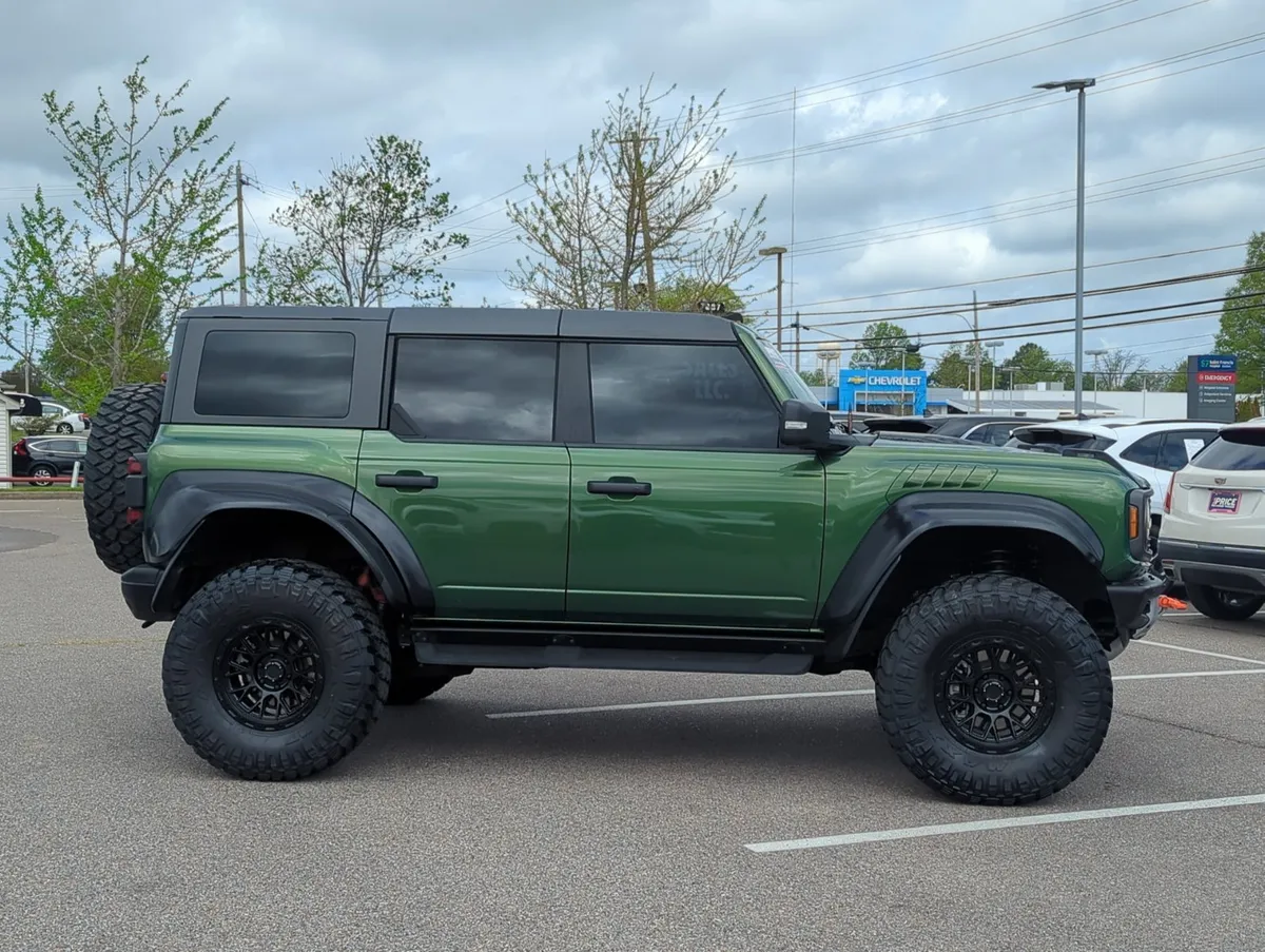 2022 Ford Bronco Raptor thumbnail 4