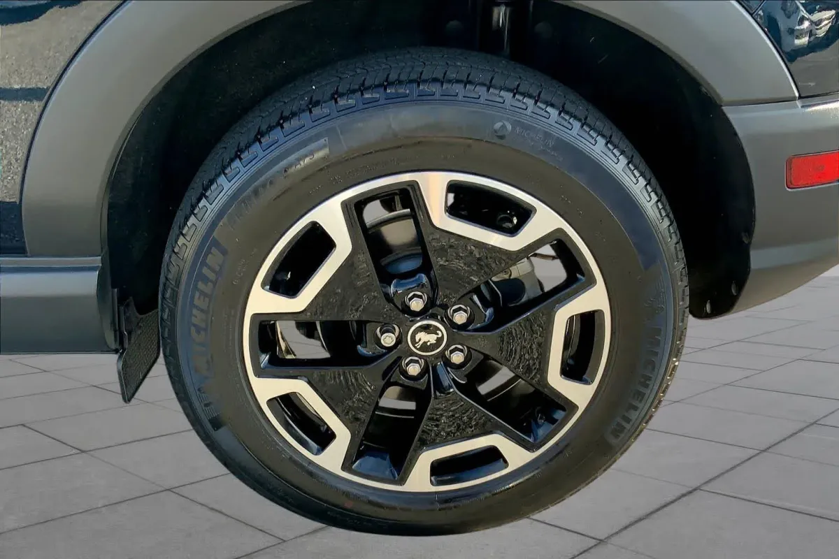 2022 Ford Bronco Sport Outer Banks thumbnail 12