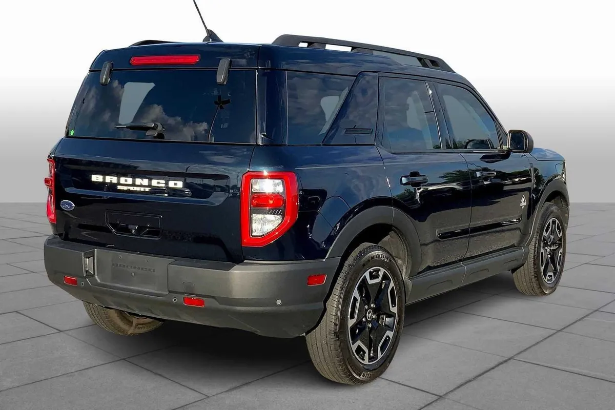 2022 Ford Bronco Sport Outer Banks thumbnail 14
