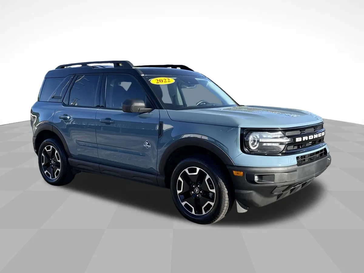2022 Ford Bronco Sport Outer Banks thumbnail 3