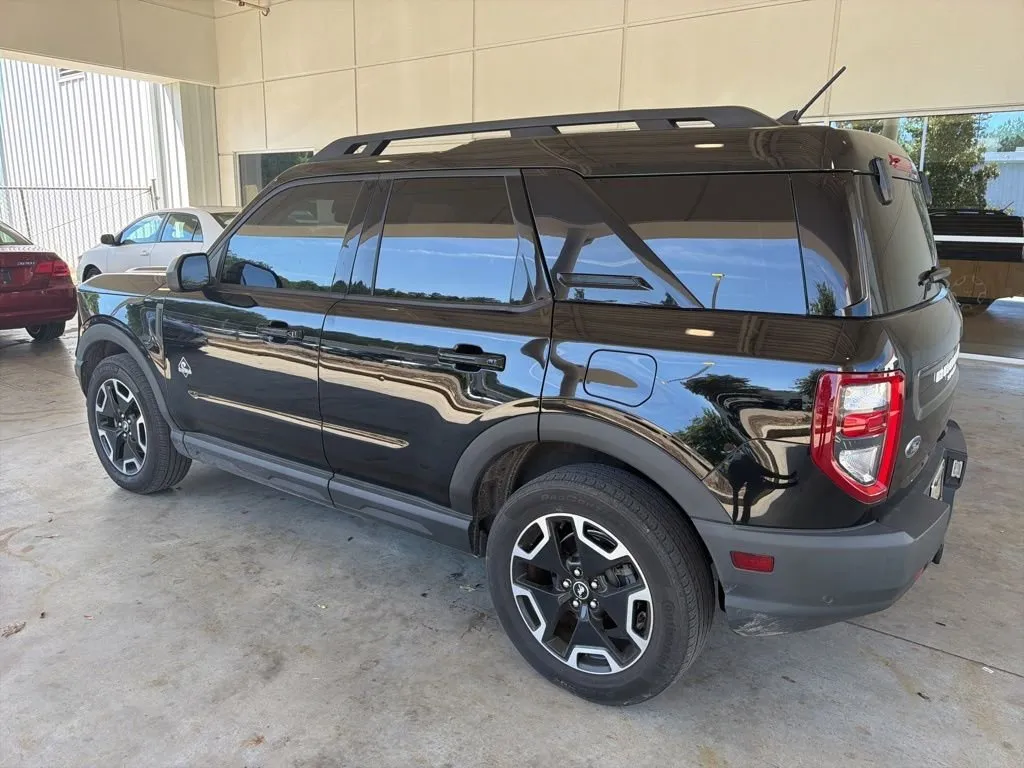 2022 Ford Bronco Sport Outer Banks thumbnail 2