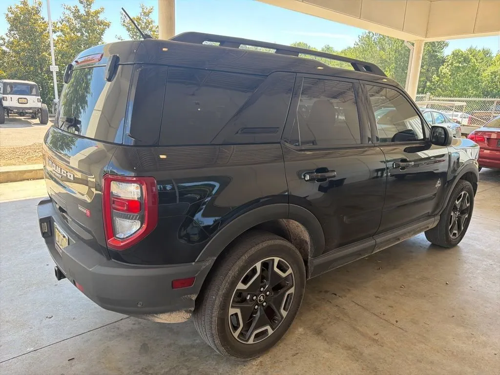 2022 Ford Bronco Sport Outer Banks thumbnail 3