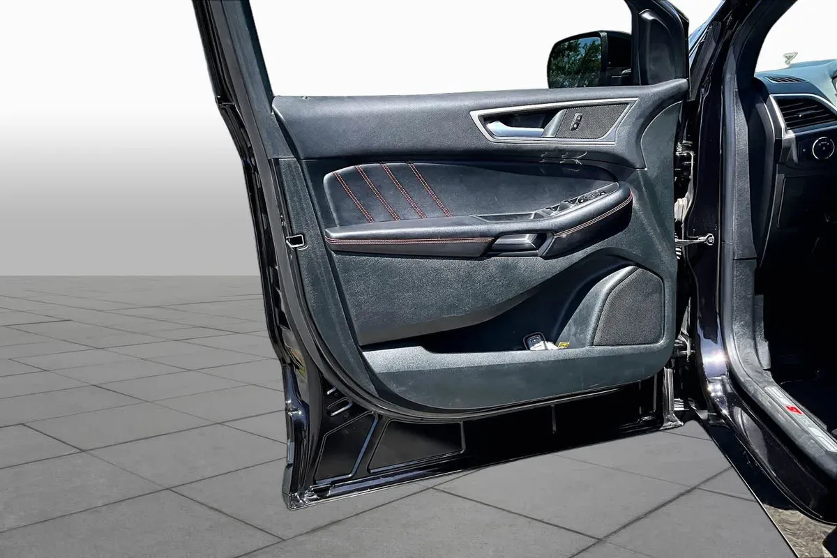 2022 Ford Edge ST-Line thumbnail 26