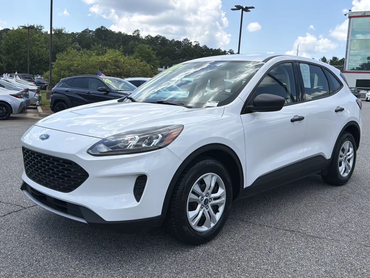 2022 Ford Escape S thumbnail 3