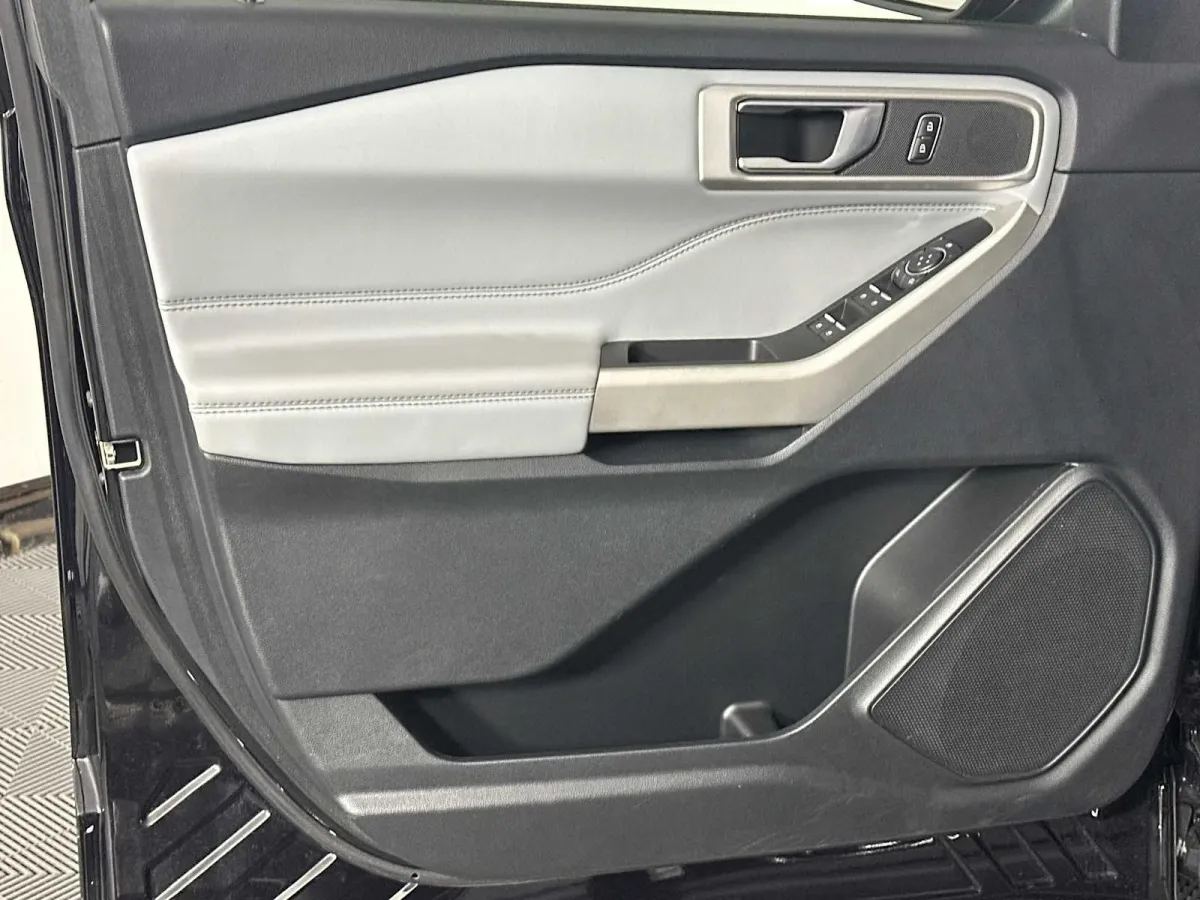 2022 Ford Explorer XLT thumbnail 10