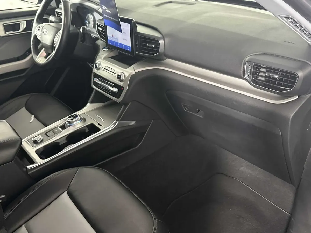 2022 Ford Explorer XLT thumbnail 16