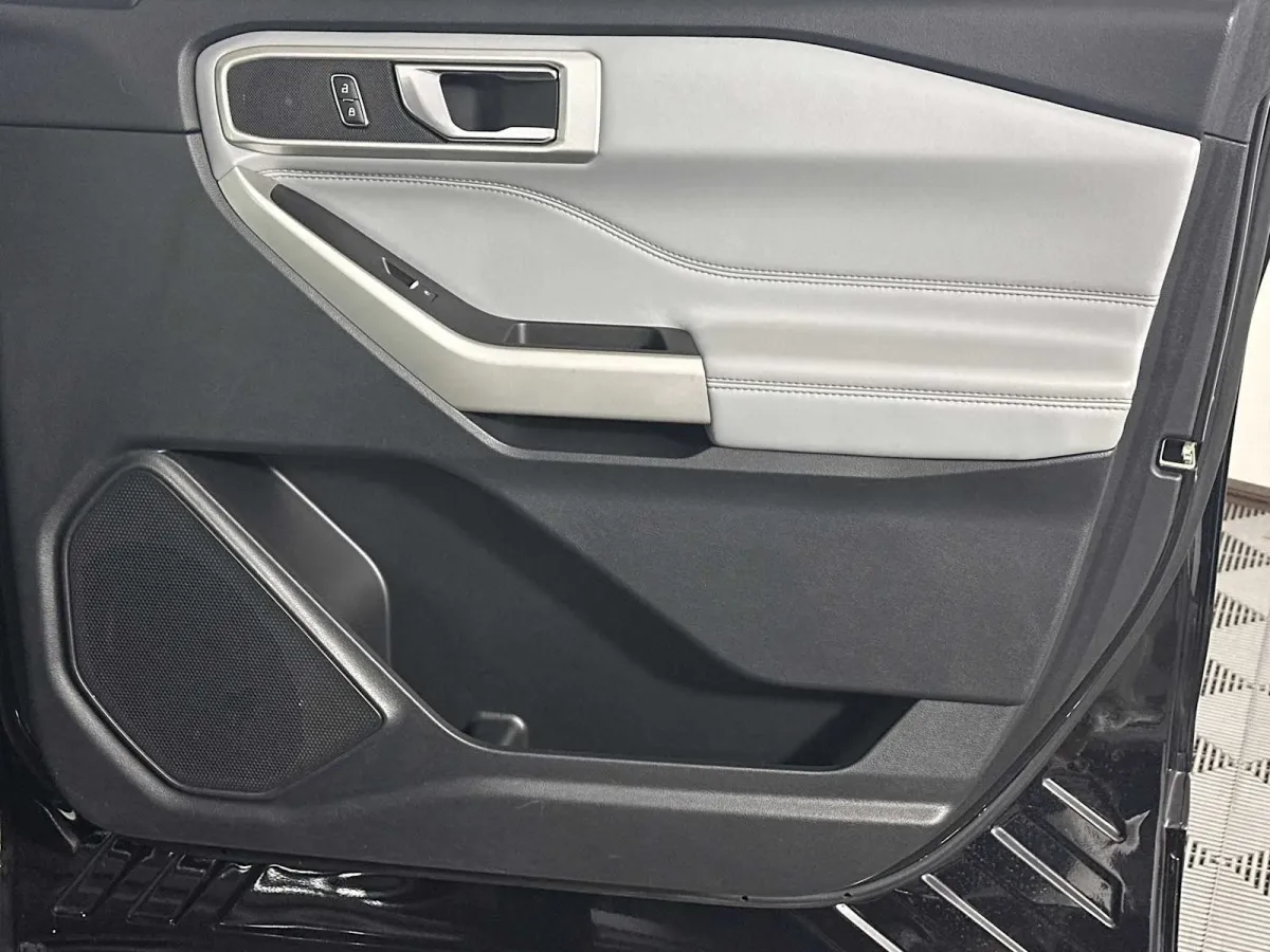 2022 Ford Explorer XLT thumbnail 18