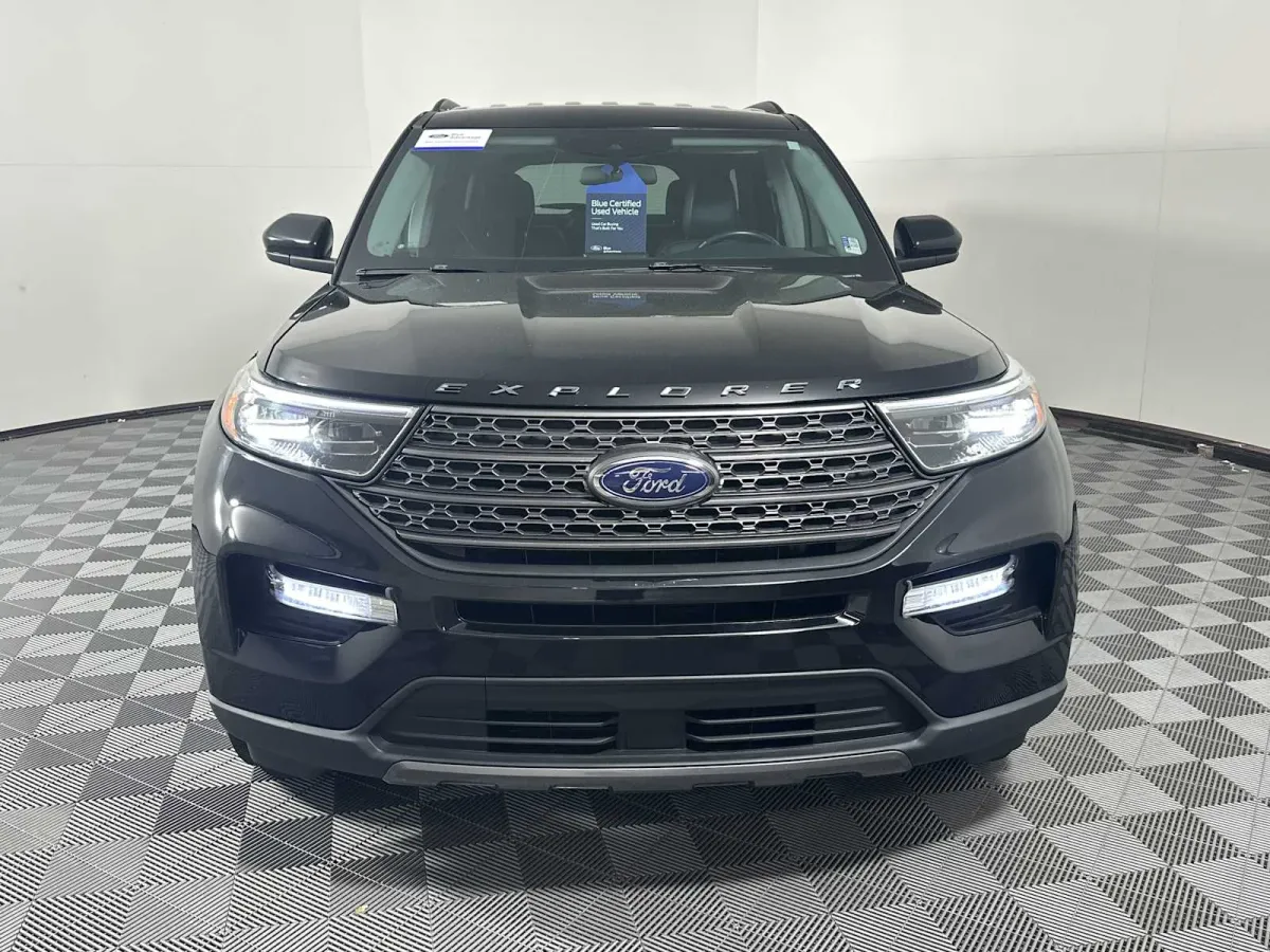 2022 Ford Explorer XLT thumbnail 2
