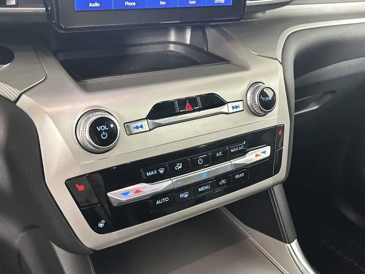 2022 Ford Explorer XLT thumbnail 32