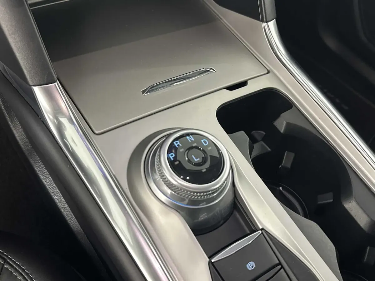 2022 Ford Explorer XLT thumbnail 33