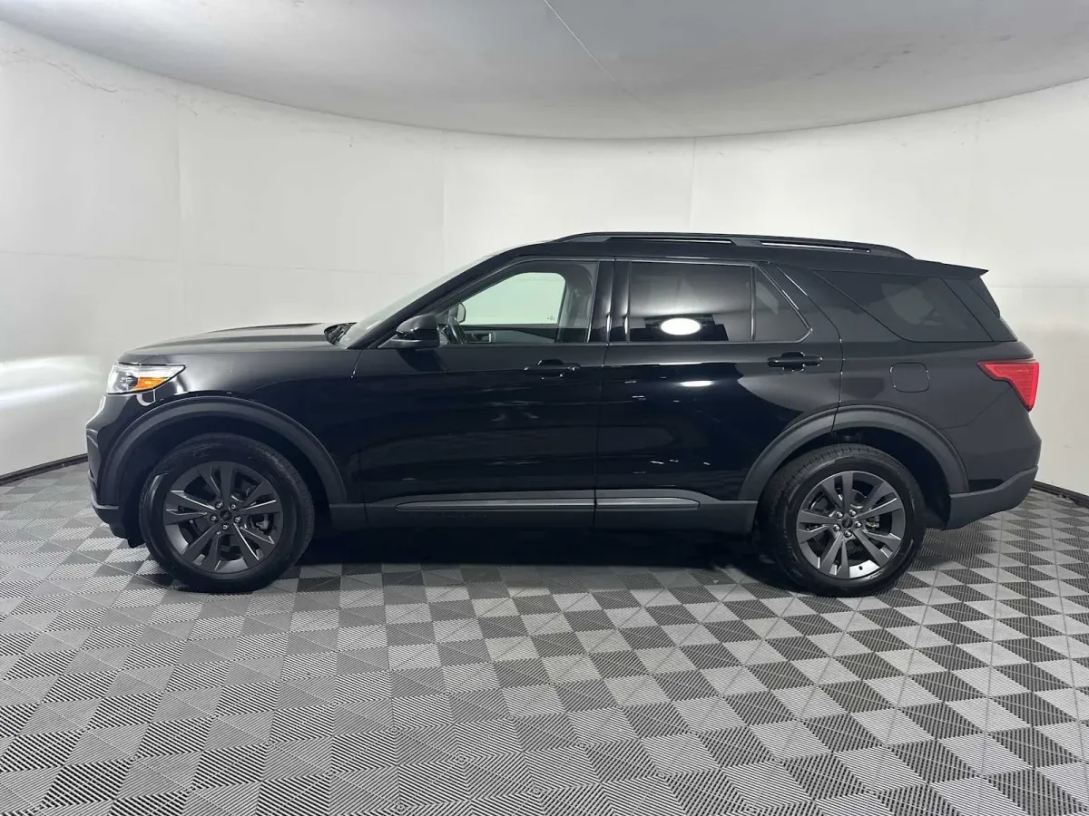 2022 Ford Explorer XLT thumbnail 4