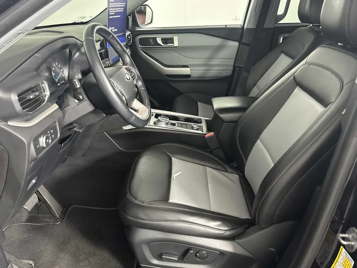 2022 Ford Explorer XLT thumbnail 8