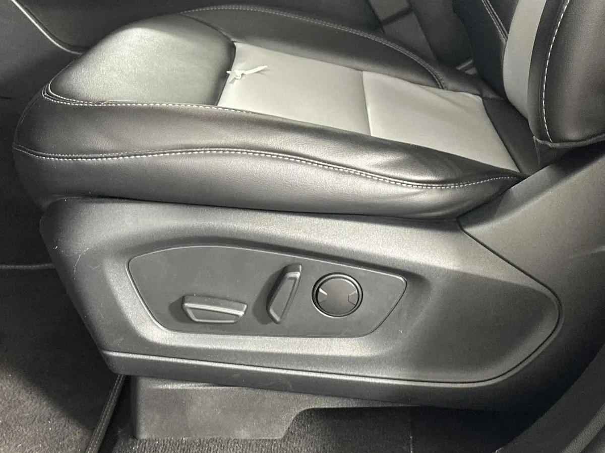 2022 Ford Explorer XLT thumbnail 9