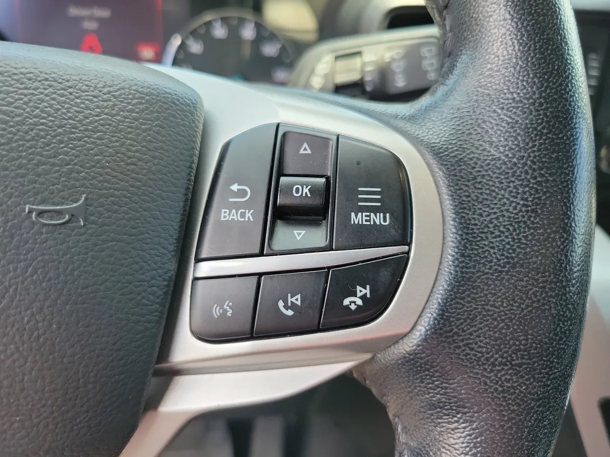 2022 Ford Explorer XLT thumbnail 16