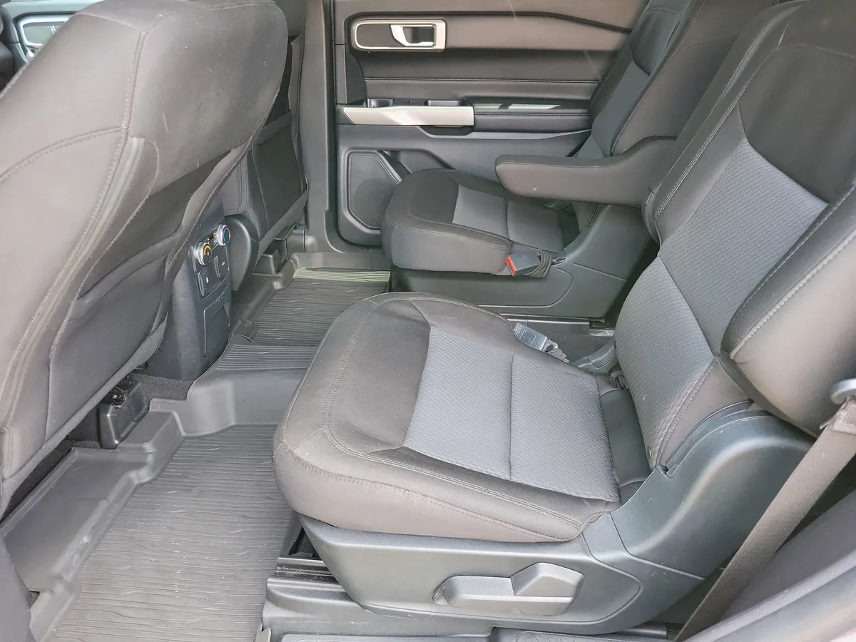 2022 Ford Explorer XLT thumbnail 7