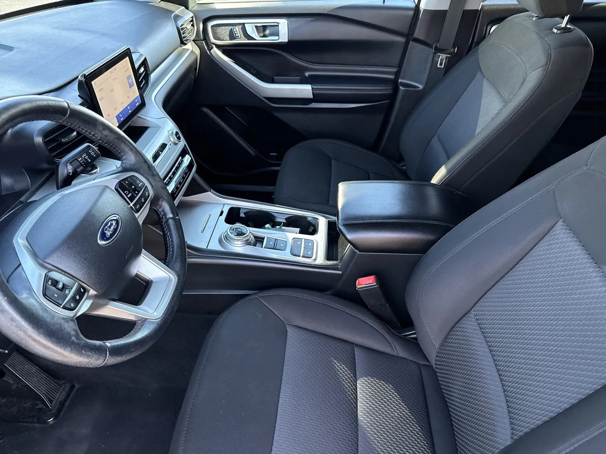 2022 Ford Explorer XLT thumbnail 11