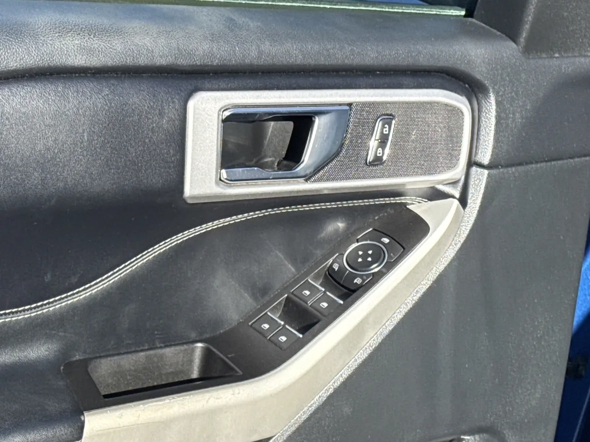 2022 Ford Explorer XLT thumbnail 15
