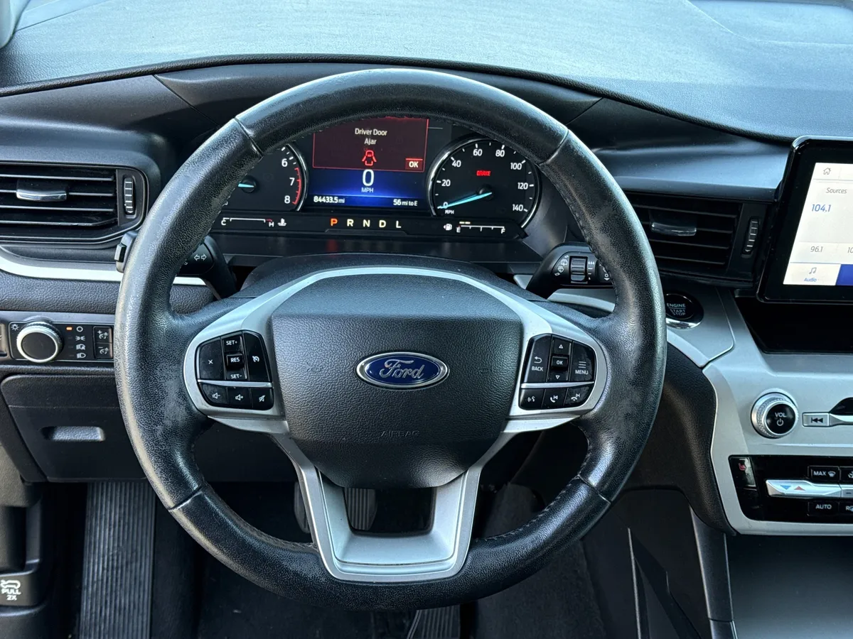 2022 Ford Explorer XLT thumbnail 19