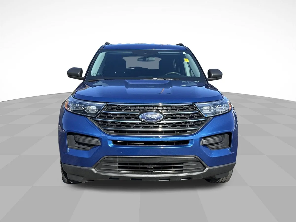 2022 Ford Explorer XLT thumbnail 2