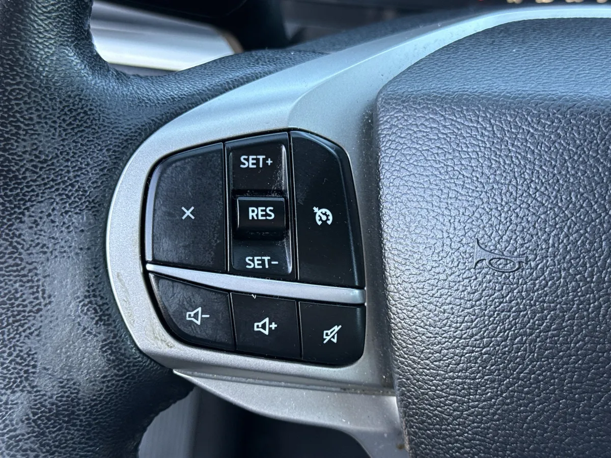 2022 Ford Explorer XLT thumbnail 20