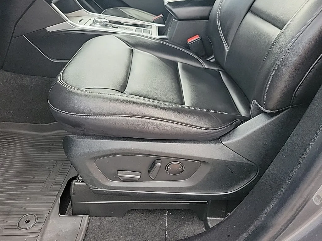2022 Ford Explorer XLT thumbnail 11