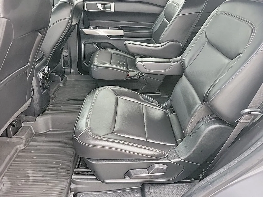 2022 Ford Explorer XLT thumbnail 14