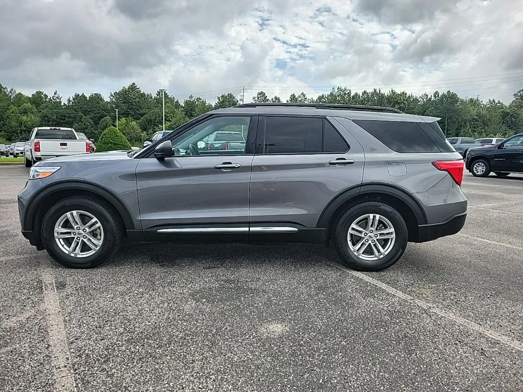 2022 Ford Explorer XLT thumbnail 4