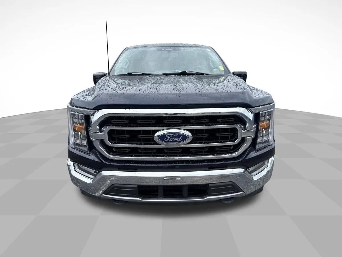 2022 Ford F-150 Lariat thumbnail 2