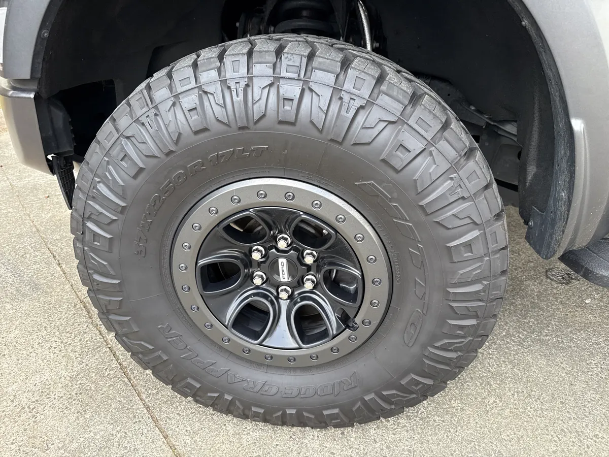 2022 Ford F-150 Raptor thumbnail 11