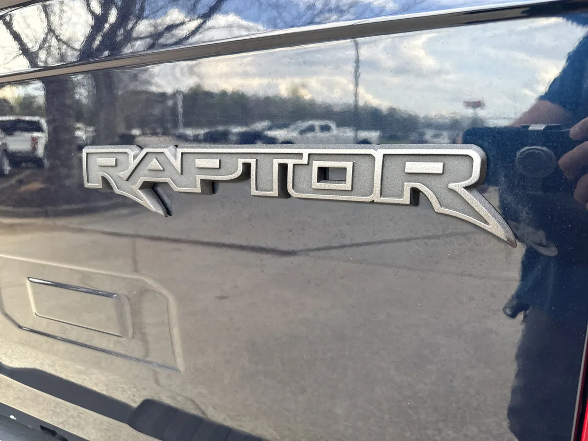 2022 Ford F-150 Raptor thumbnail 18