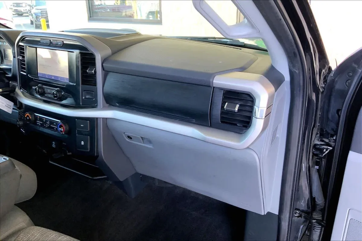 2022 Ford F-150 XLT thumbnail 38