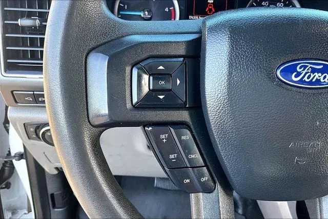 2022 Ford F-250SD XLT thumbnail 10
