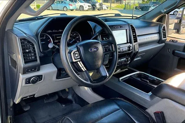 2022 Ford F-250SD XLT thumbnail 14