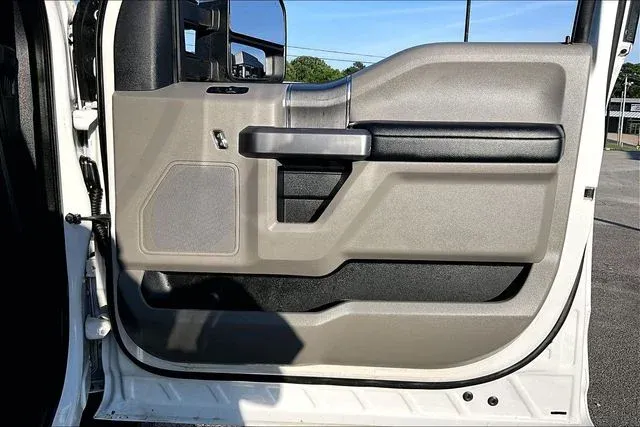 2022 Ford F-250SD XLT thumbnail 25