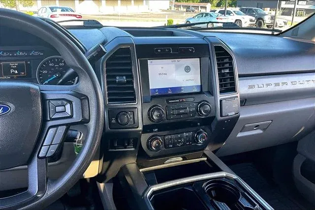 2022 Ford F-250SD XLT thumbnail 9