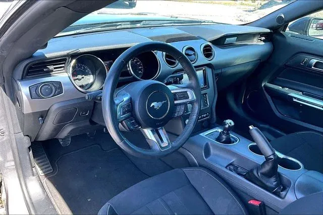 2022 Ford Mustang GT thumbnail 14