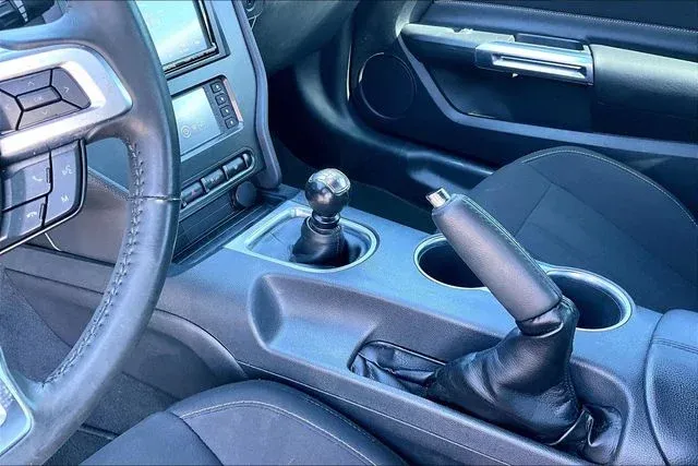 2022 Ford Mustang GT thumbnail 15