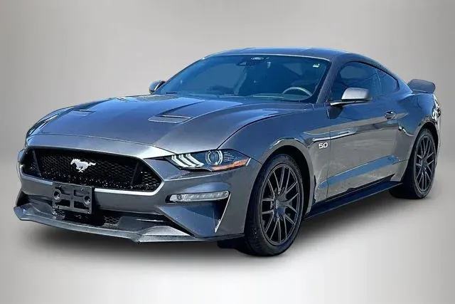 2022 Ford Mustang GT thumbnail 2