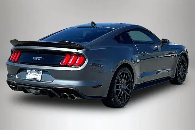 2022 Ford Mustang GT thumbnail 5