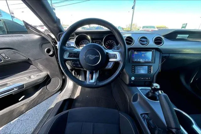 2022 Ford Mustang GT thumbnail 8