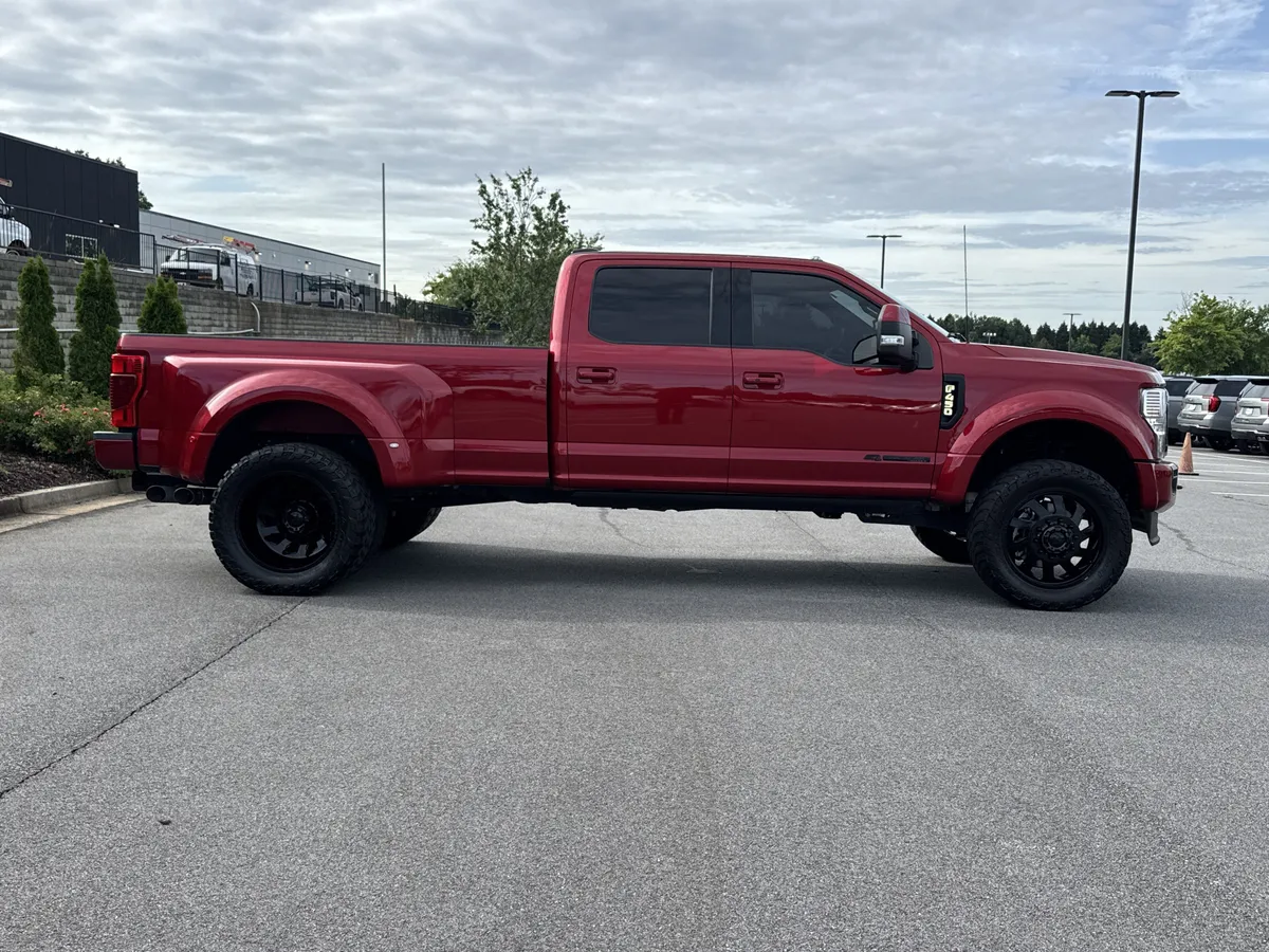 2022 Ford Super Duty F-450 DRW Platinum thumbnail 10