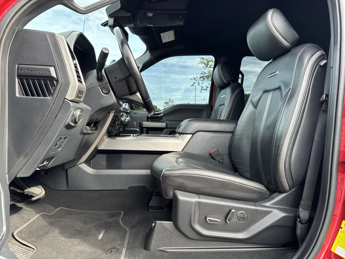 2022 Ford Super Duty F-450 DRW Platinum thumbnail 12