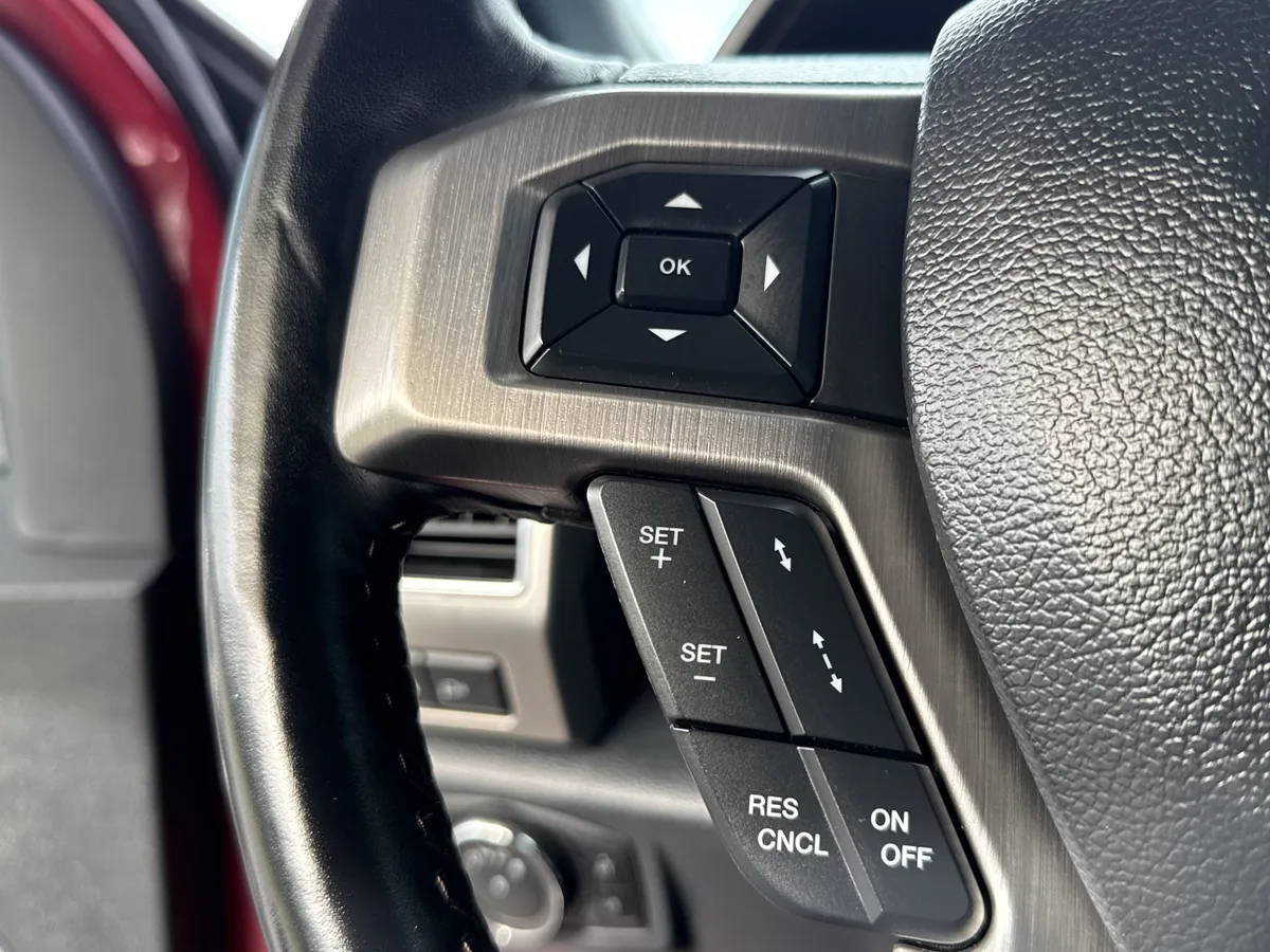 2022 Ford Super Duty F-450 DRW Platinum thumbnail 14