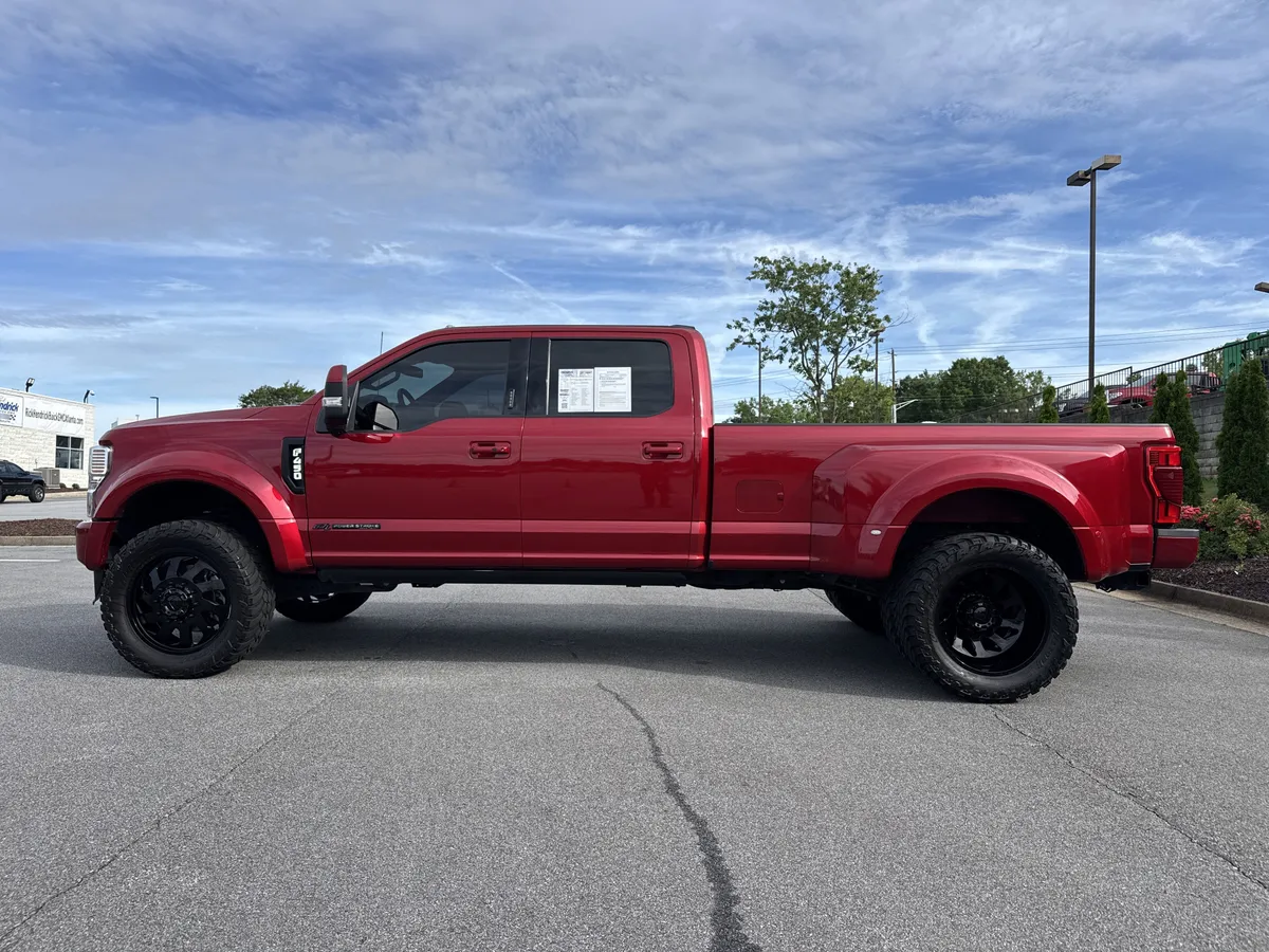 2022 Ford Super Duty F-450 DRW Platinum thumbnail 6